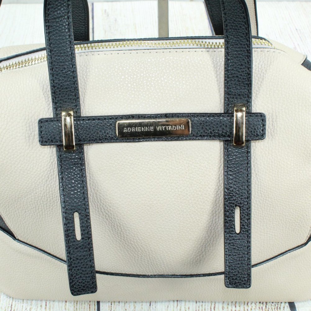 Adrienne Vittadini White Pebbled Leather Studded Lined Crossbody Tote Handbag - Picture 5 of 11